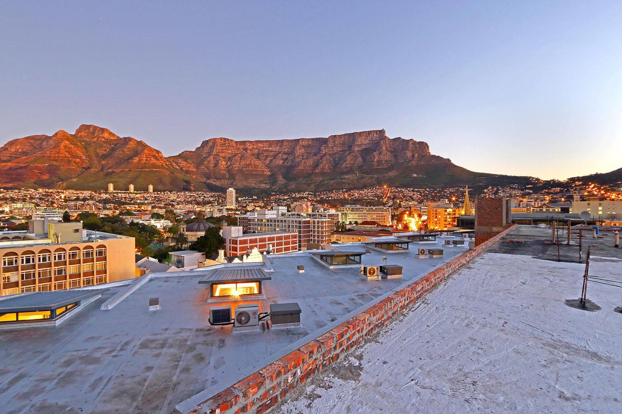 Happy Rhino Hotel Cape Town Exterior photo